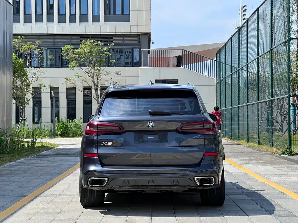BMW X5 (Import) — фото 5