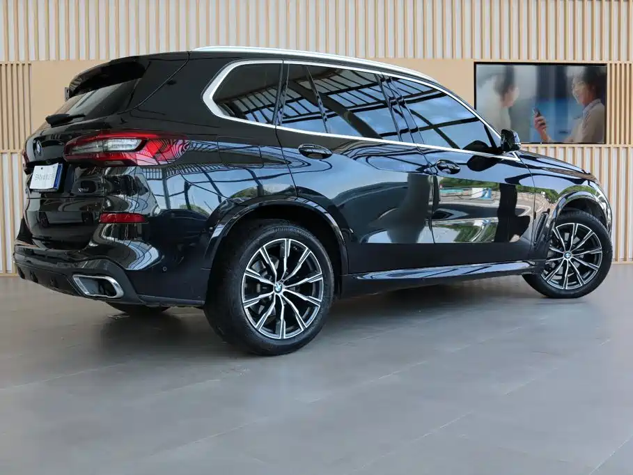BMW X5 (Import) — фото 3