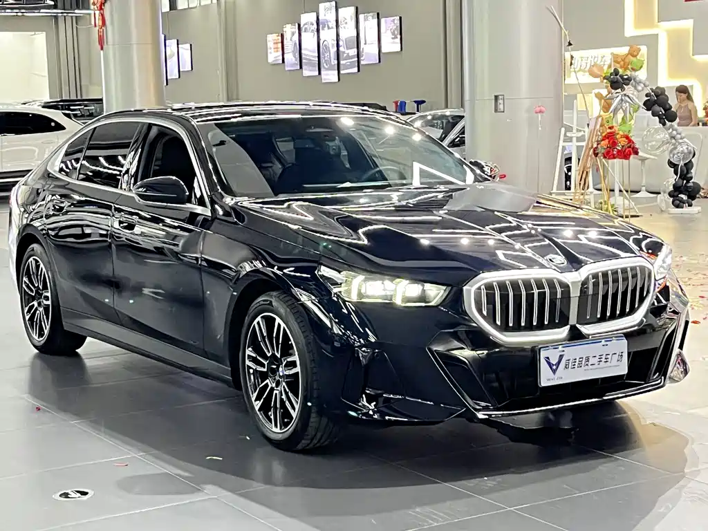 BMW 5 Series — фото 3