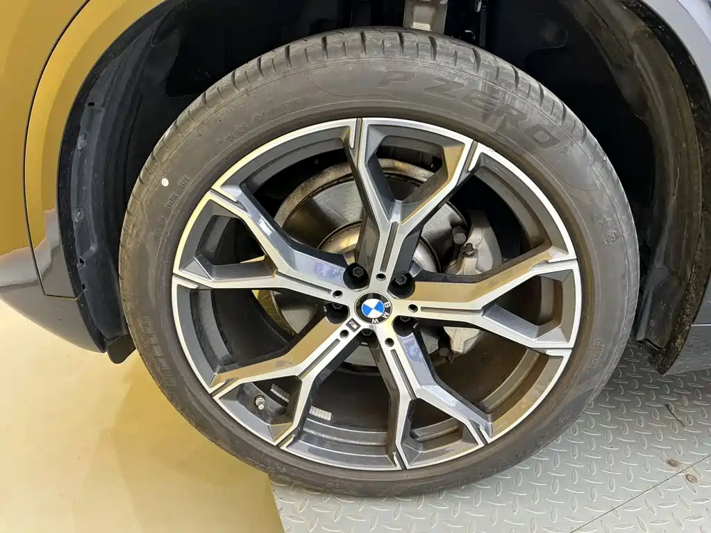 BMW X5 — фото 10