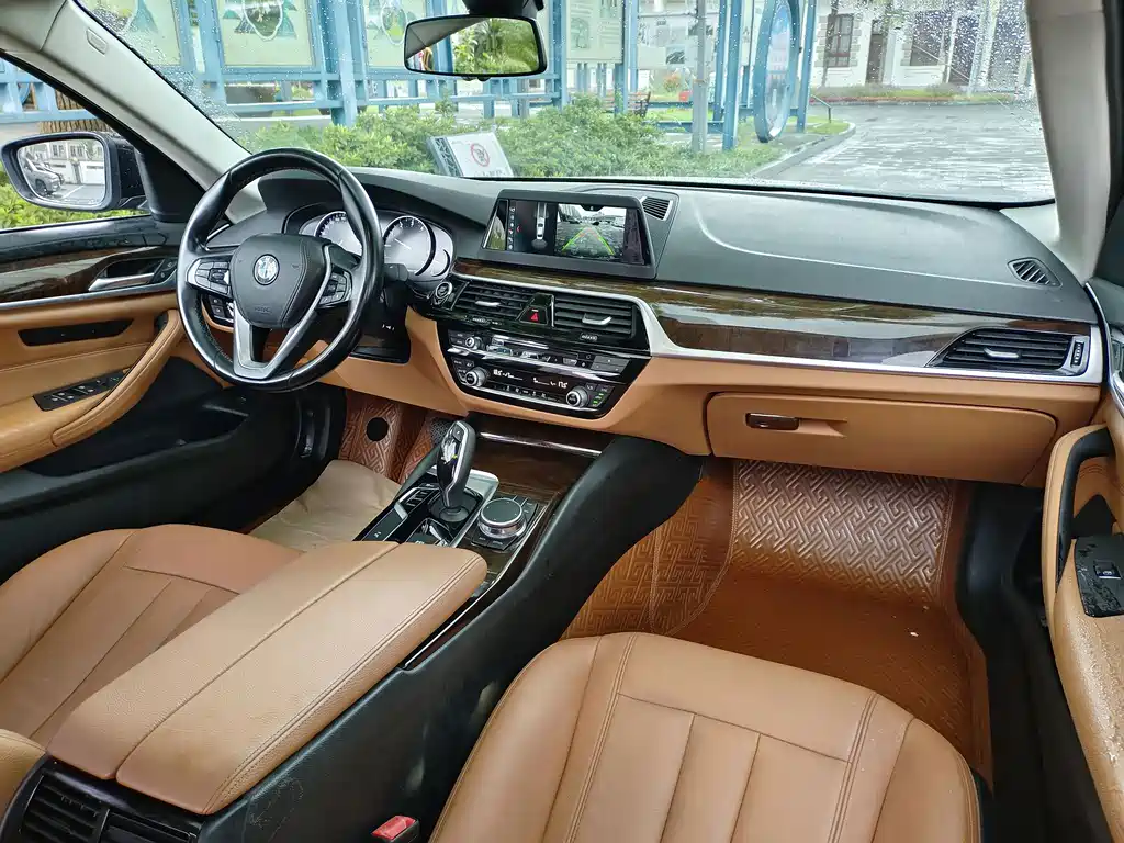 BMW 5 Series — фото 10