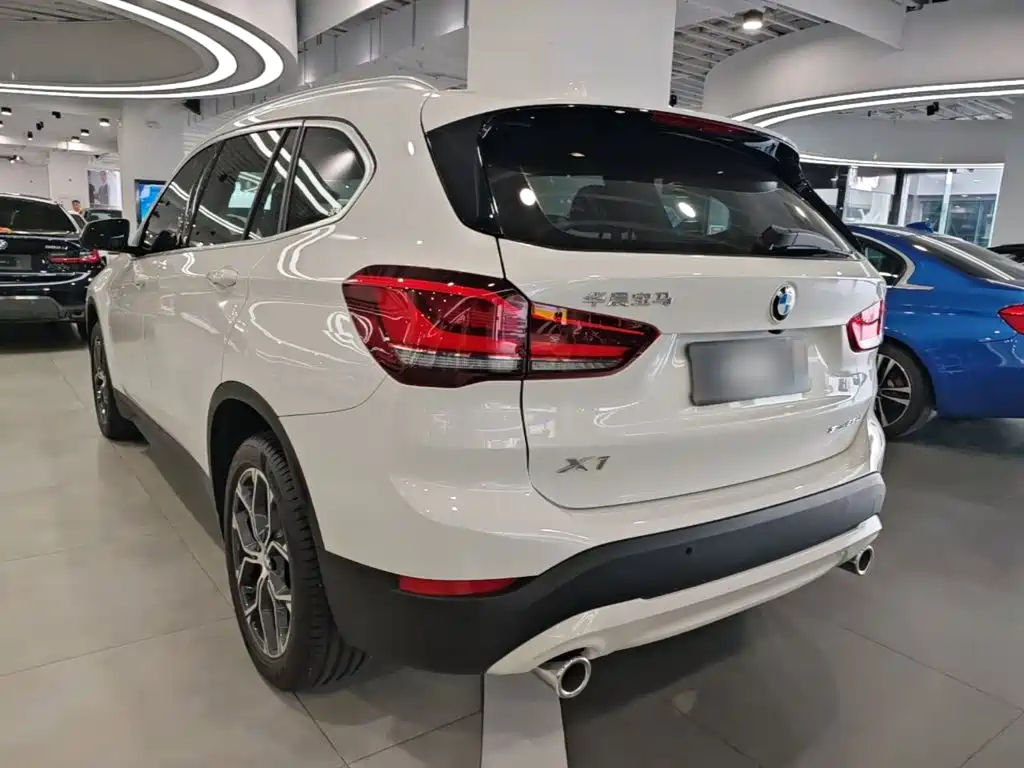 BMW X1 — фото 5