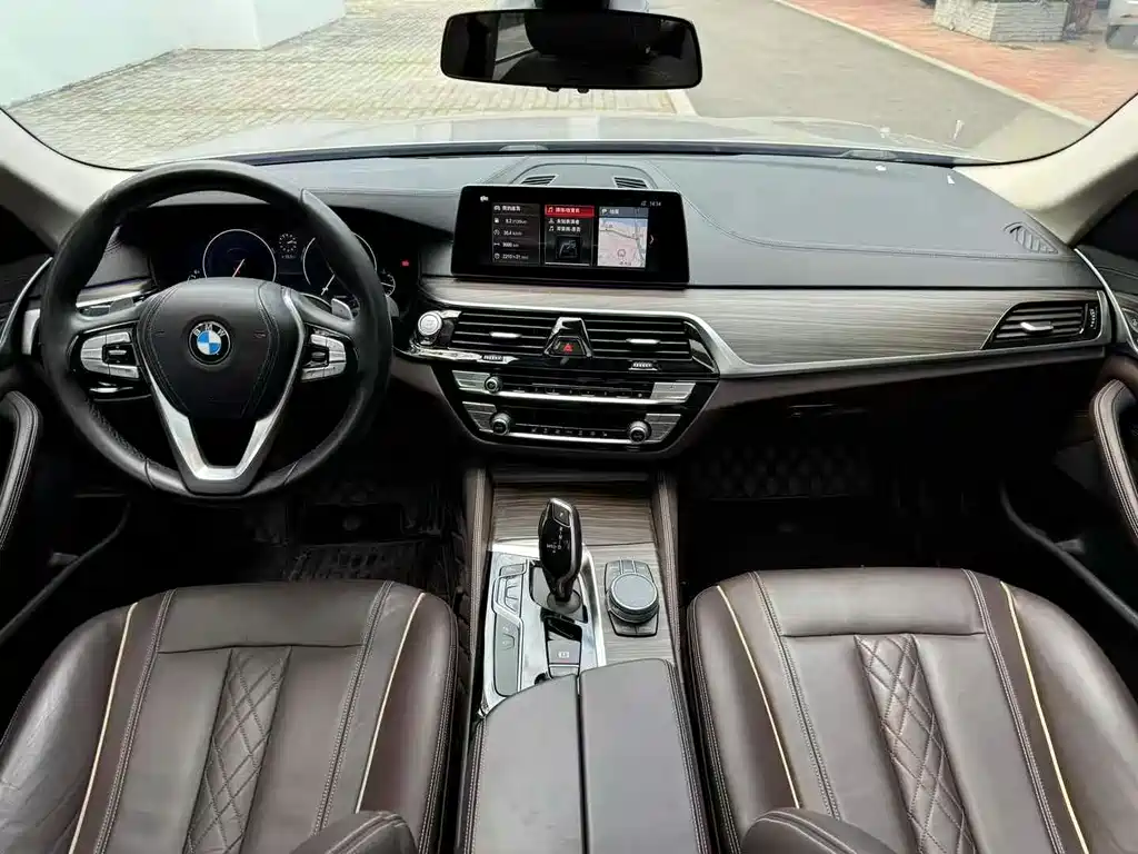 BMW 5 Series — фото 4