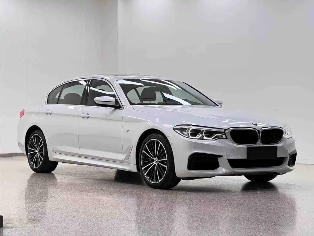 BMW 5 Series — фото 3