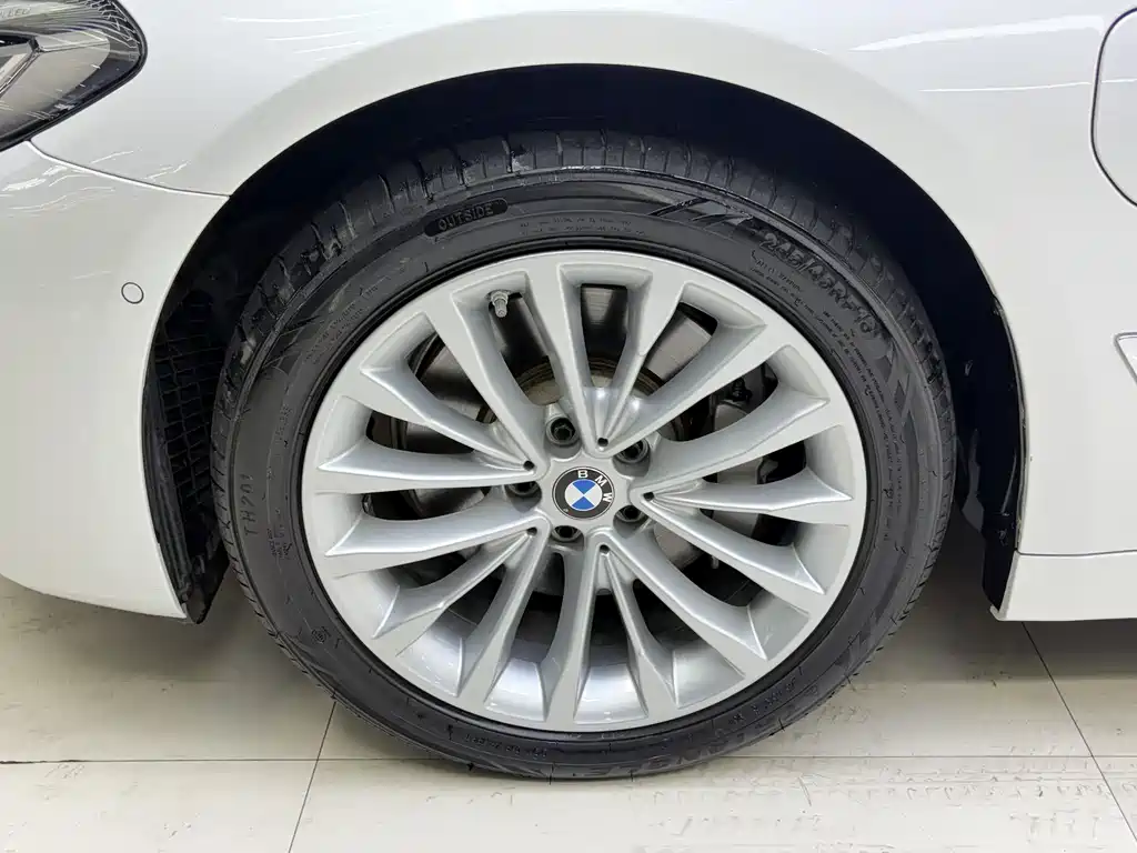 BMW 5 Series New Energy — фото 14