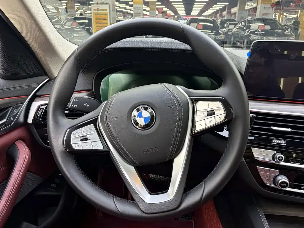 BMW 5 Series New Energy — фото 16