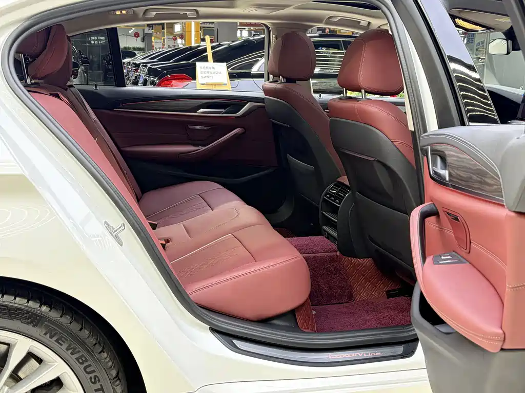 BMW 5 Series New Energy — фото 19