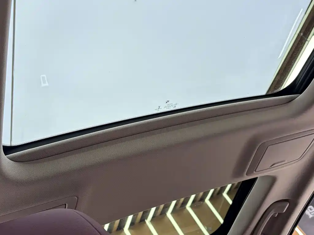 BMW 5 Series New Energy — фото 20