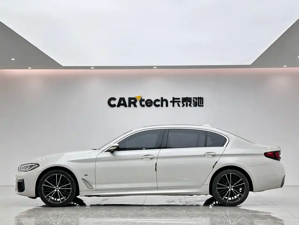BMW 5 Series — фото 2
