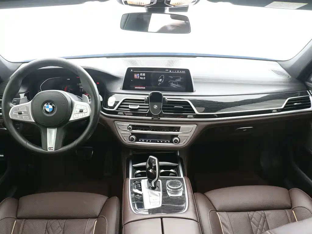 BMW 7 Series — фото 4
