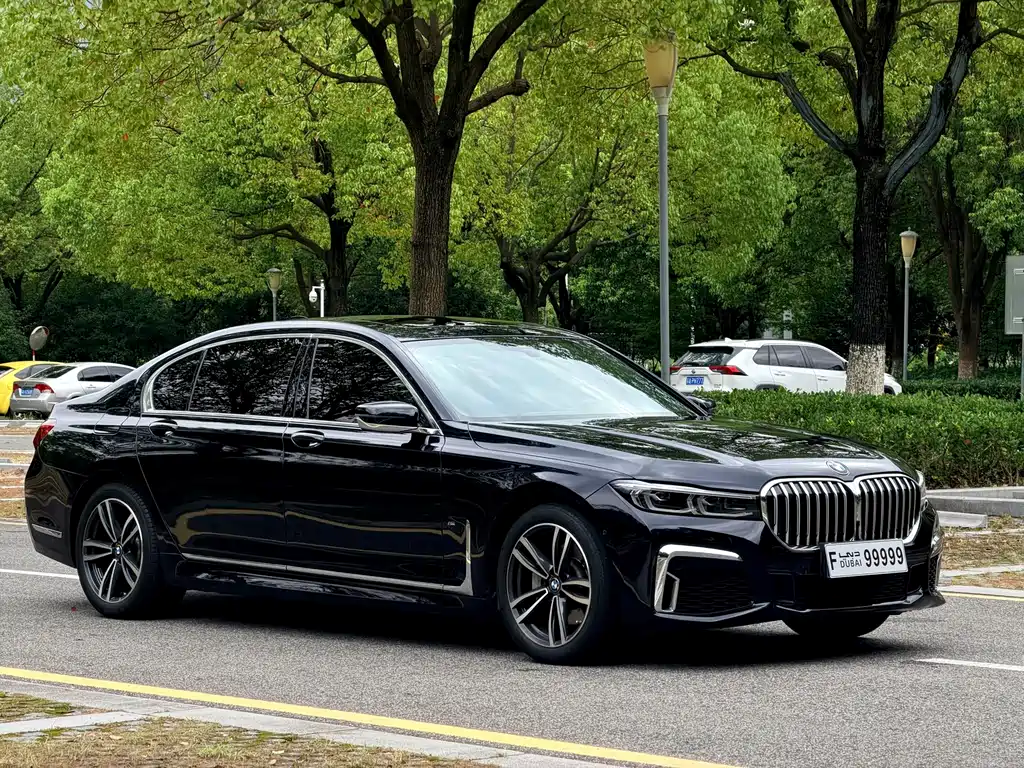 BMW 7 Series — фото 3