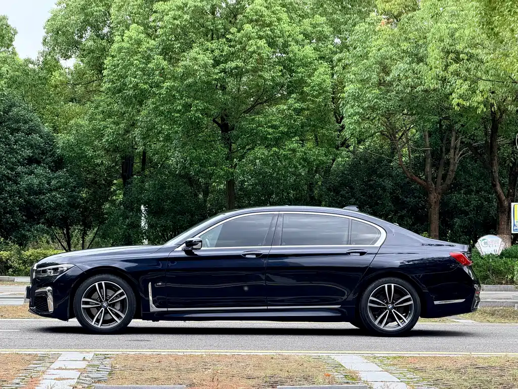 BMW 7 Series — фото 4