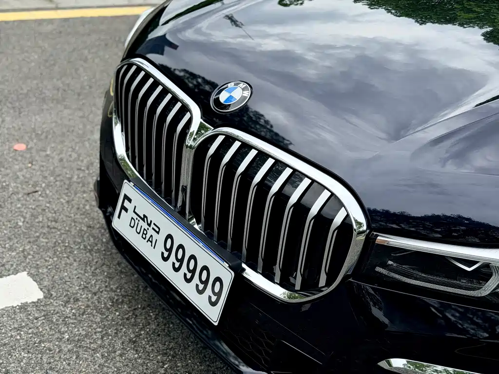BMW 7 Series — фото 33