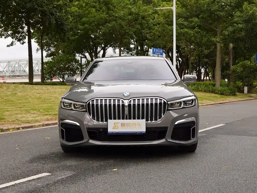 BMW 7 Series — фото 2