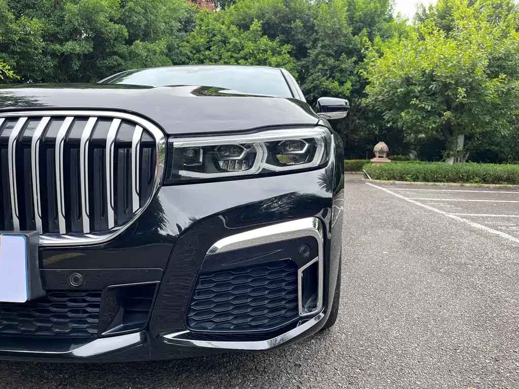 BMW 7 Series — фото 15