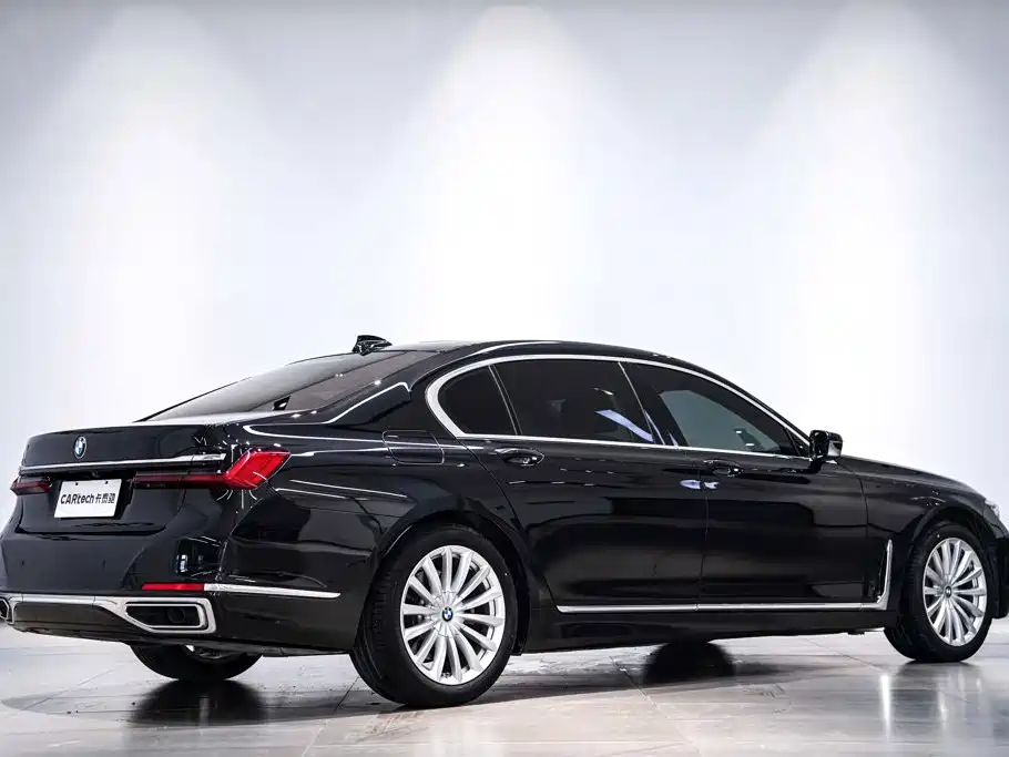 BMW 7 Series — фото 8
