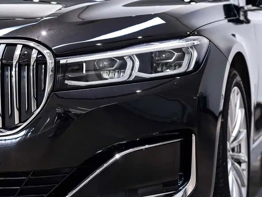 BMW 7 Series — фото 10