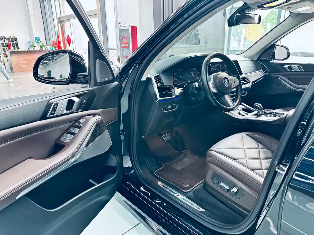 BMW X5 — фото 23