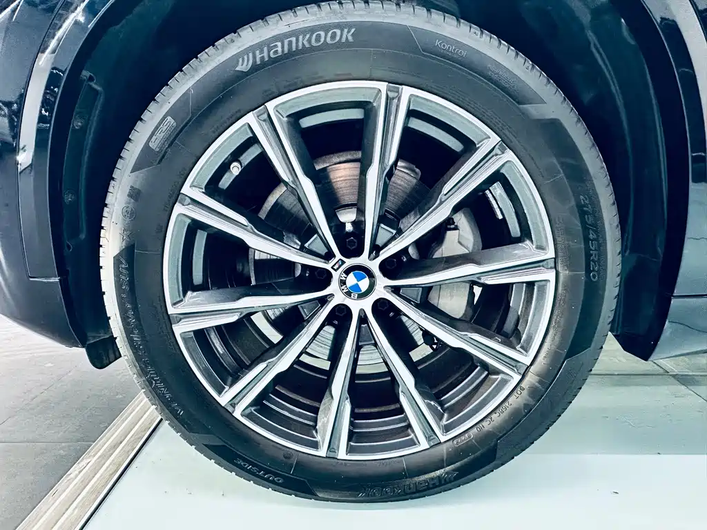 BMW X5 — фото 25