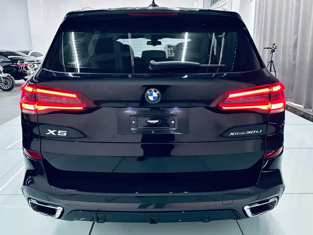 BMW X5 — фото 5