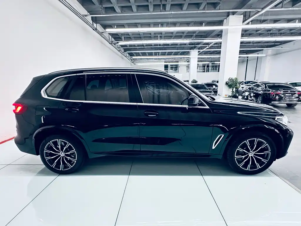 BMW X5 — фото 7