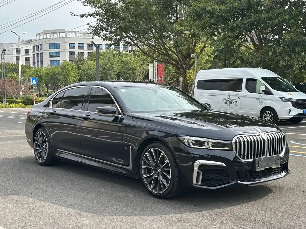 BMW 7 Series — фото 3