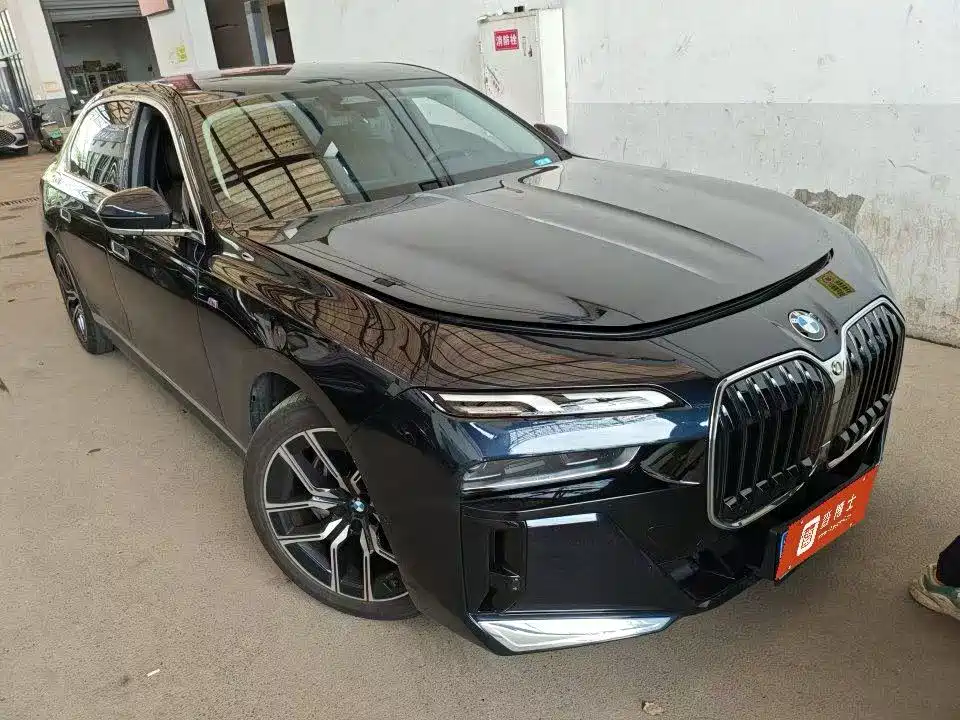 BMW 7 Series — фото 2