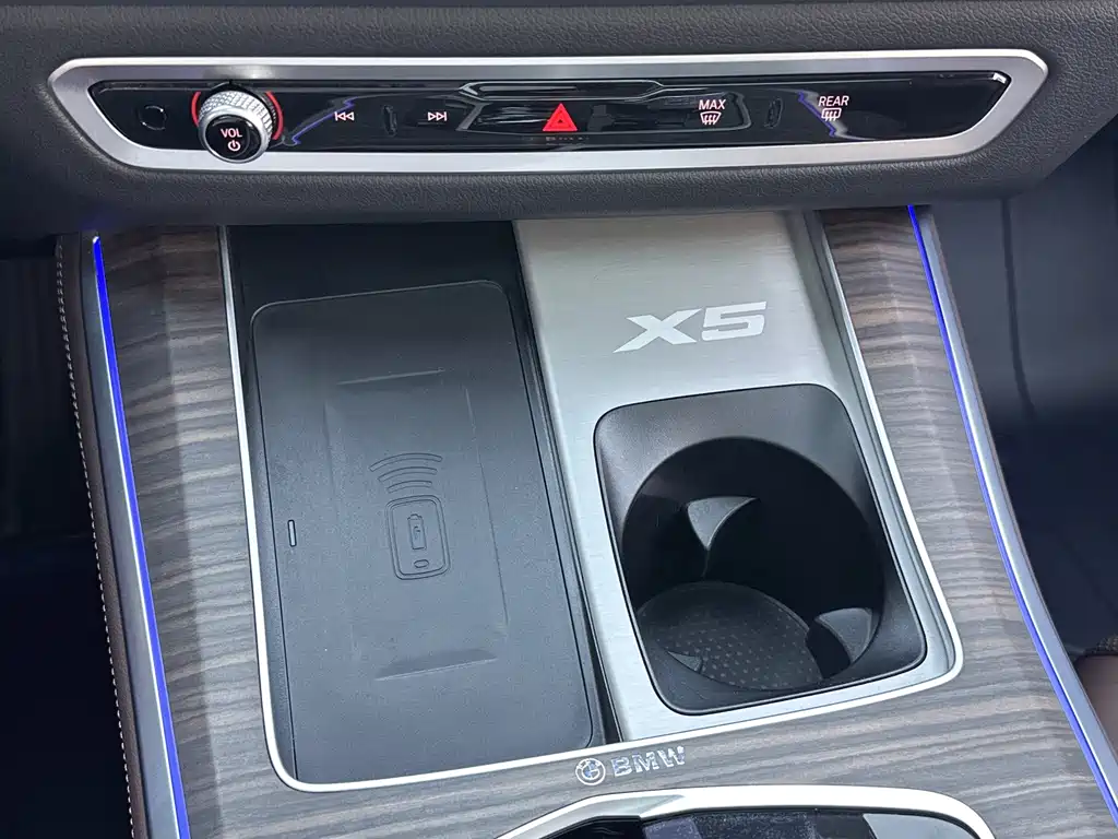 BMW X5 — фото 14