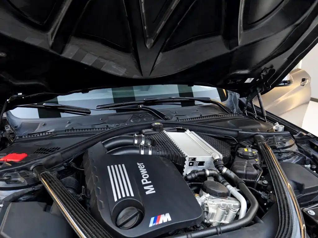 BMW M4 — фото 10