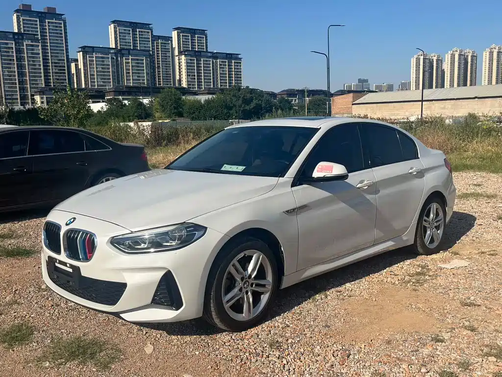 BMW 1 Series — фото 1