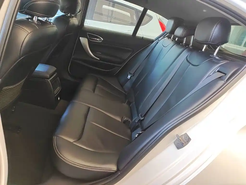 BMW 1 Series (Import) — фото 17
