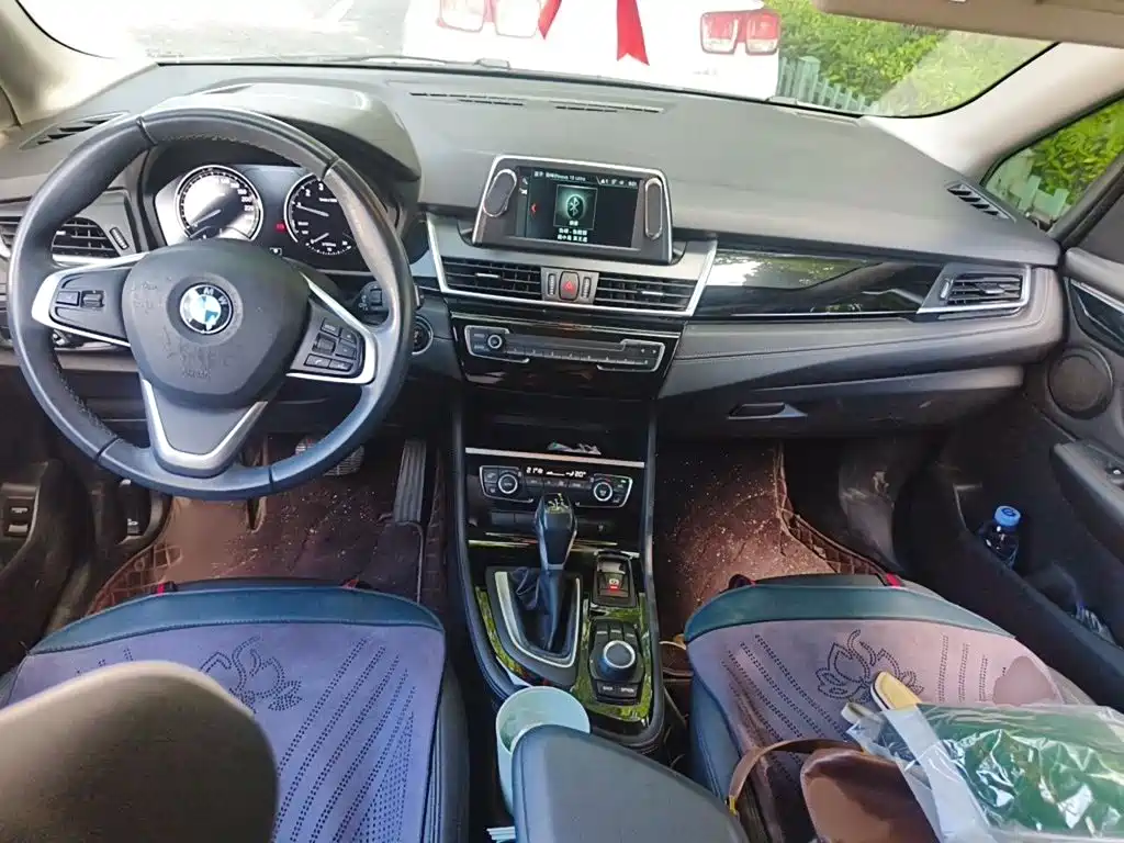 BMW 2 Series Active Tourer — фото 13