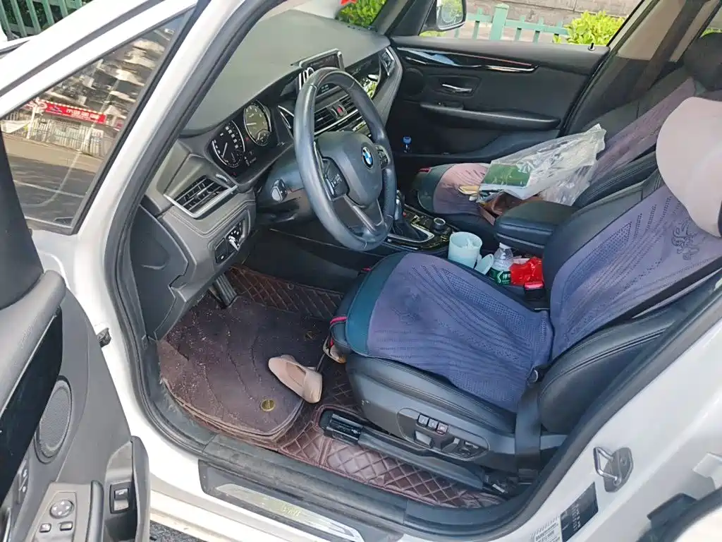 BMW 2 Series Active Tourer — фото 14