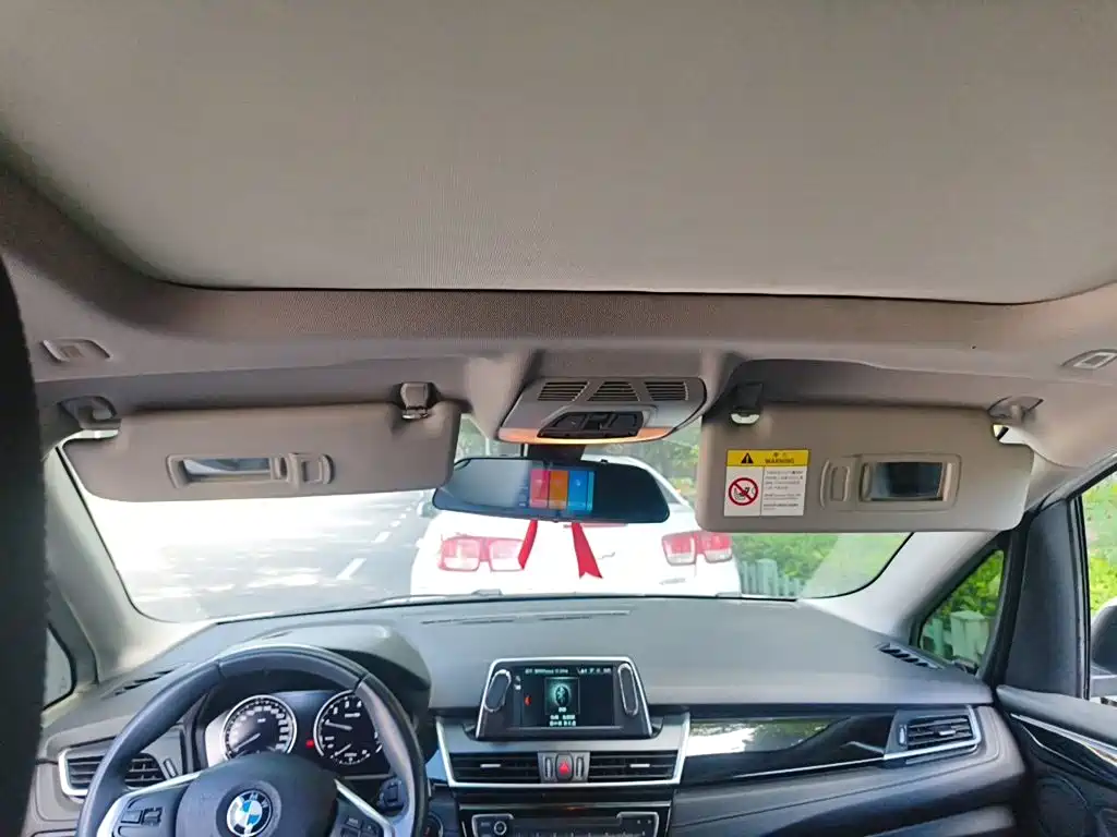 BMW 2 Series Active Tourer — фото 9