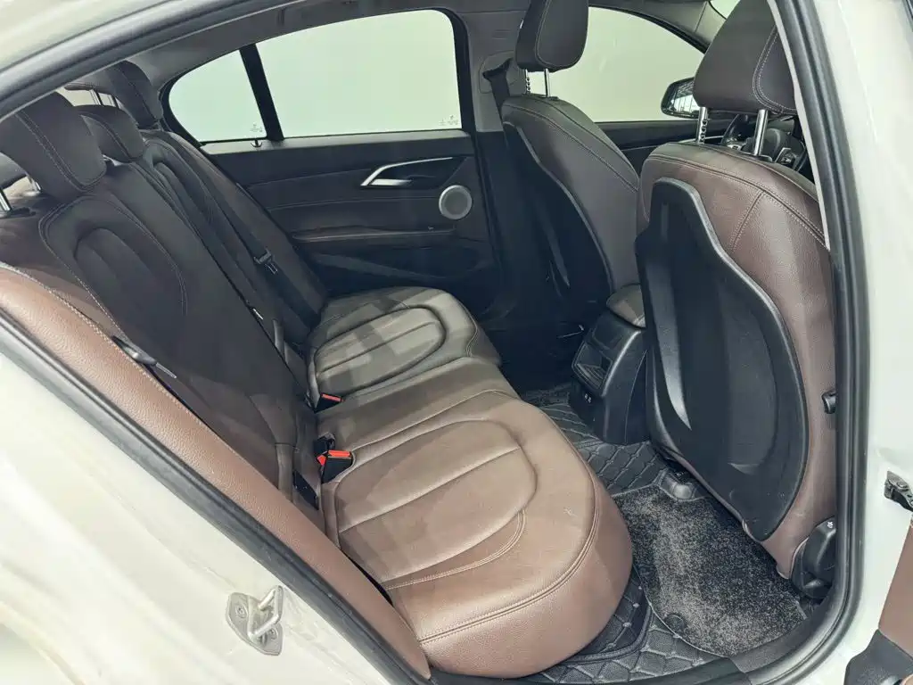 BMW 1 Series — фото 11