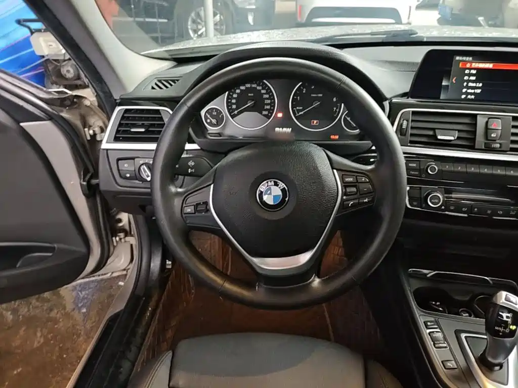 BMW 3 Series — фото 11