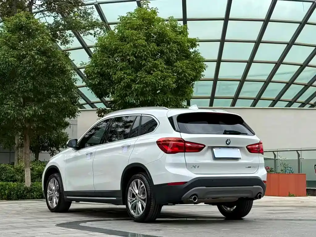 BMW X1 — фото 8