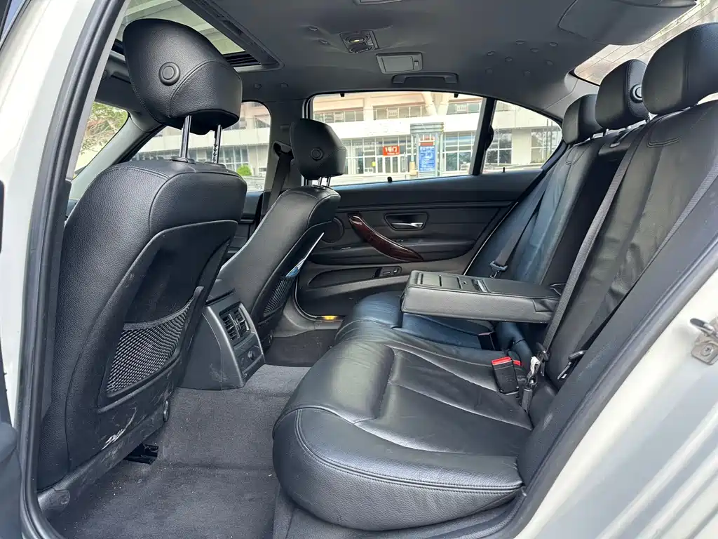 BMW 3 Series — фото 10