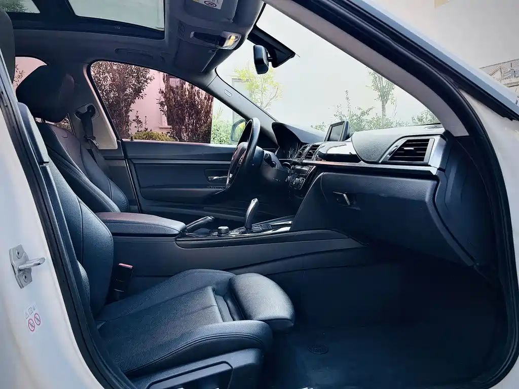 BMW 3 Series GT — фото 14