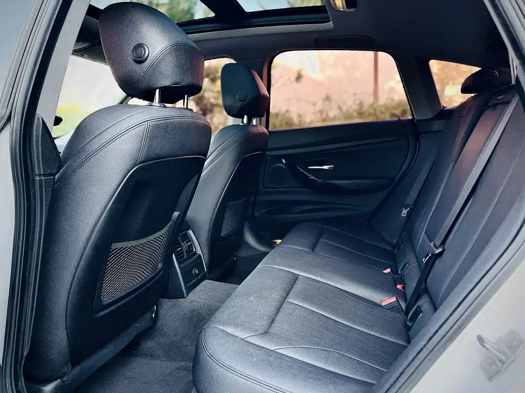 BMW 3 Series GT — фото 15