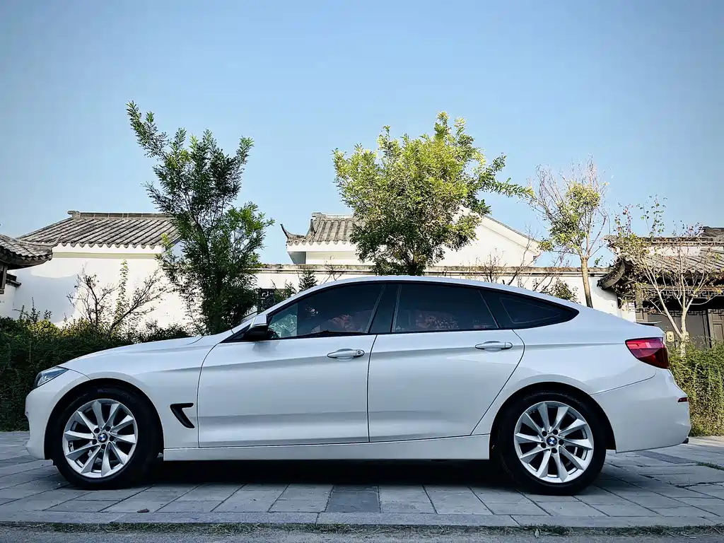 BMW 3 Series GT — фото 7