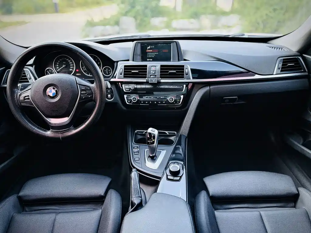 BMW 3 Series GT — фото 8