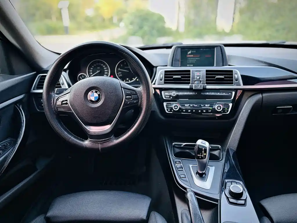 BMW 3 Series GT — фото 9