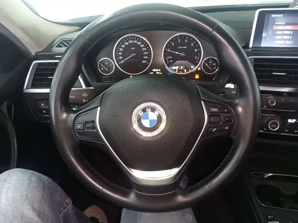 BMW 3 Series — фото 11
