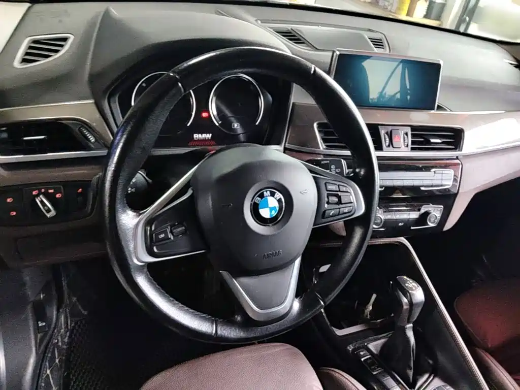 BMW X1 — фото 11