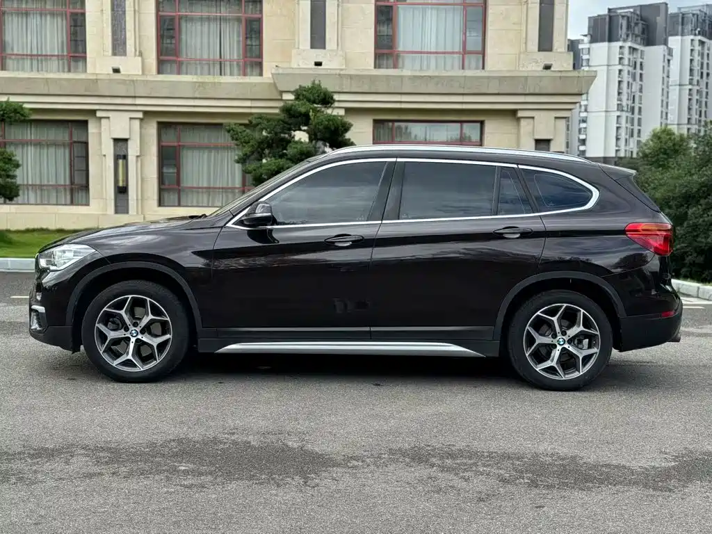 BMW X1 — фото 5