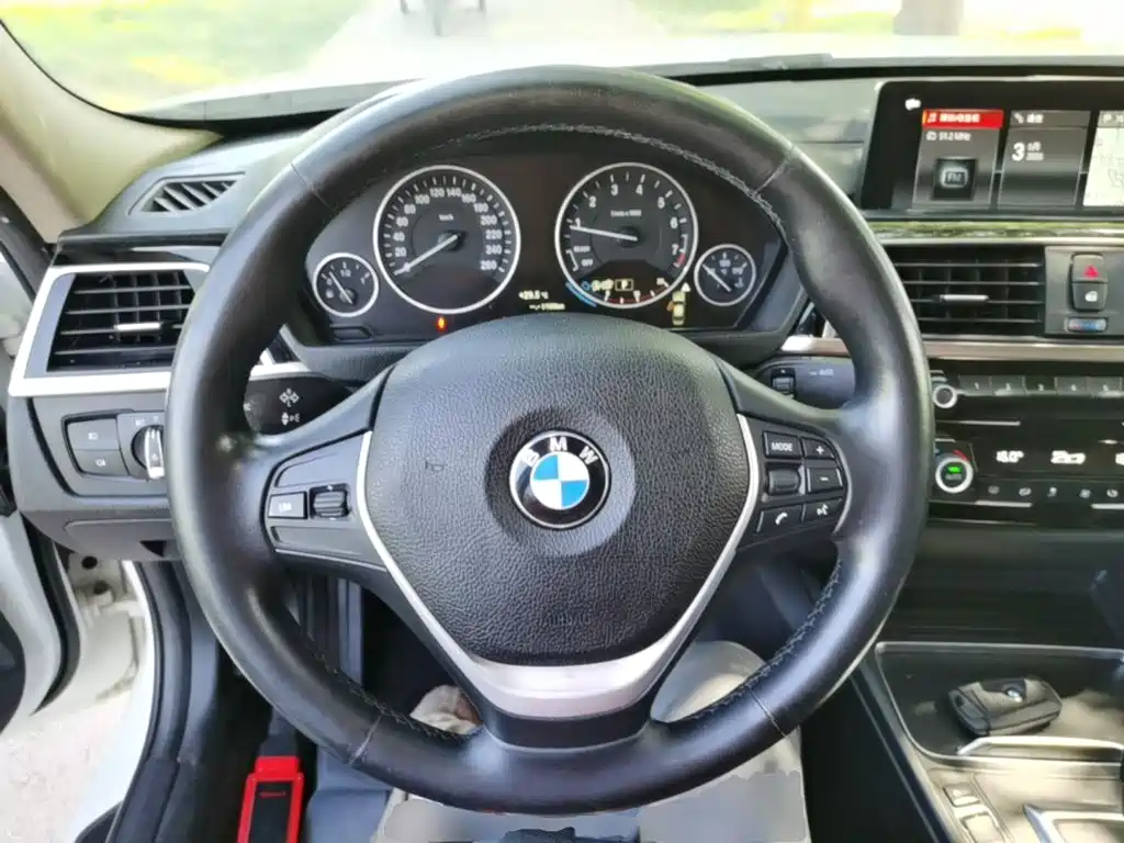 BMW 3 Series — фото 11