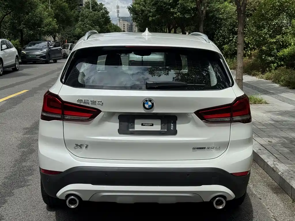 BMW X1 — фото 9