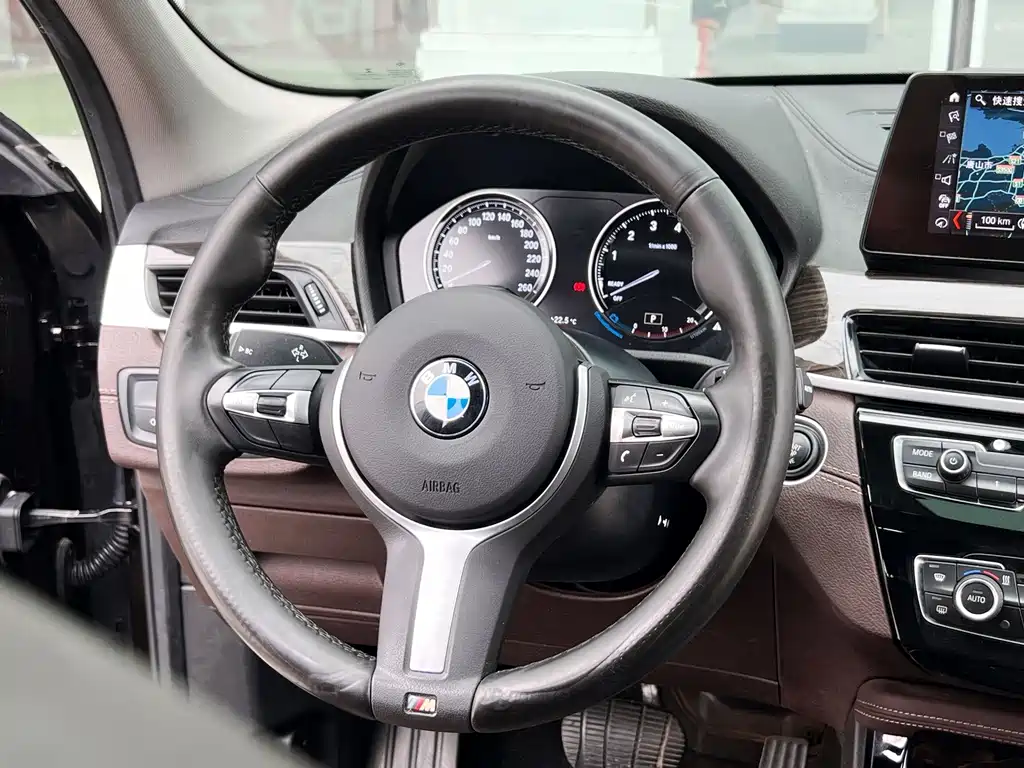 BMW X1 — фото 14