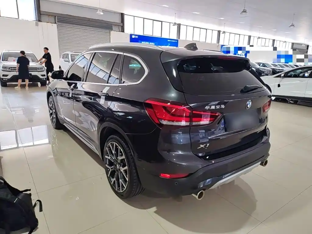 BMW X1 — фото 5